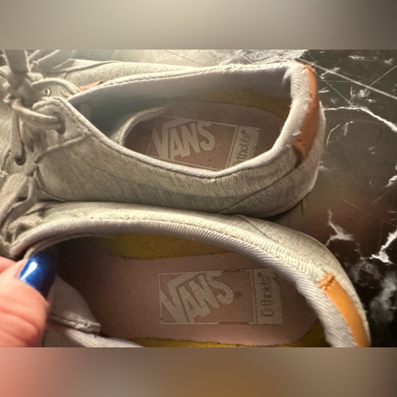 Women’s gray vans 6.5 - Picture 5 of 6